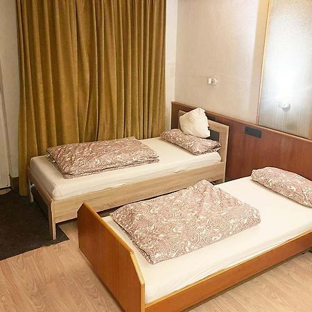 One Room Apartment In ベルギッシュ・グラートバッハ エクステリア 写真