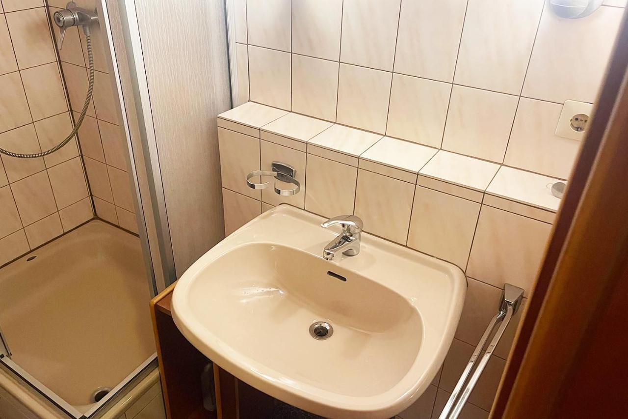 One Room Apartment In ベルギッシュ・グラートバッハ エクステリア 写真