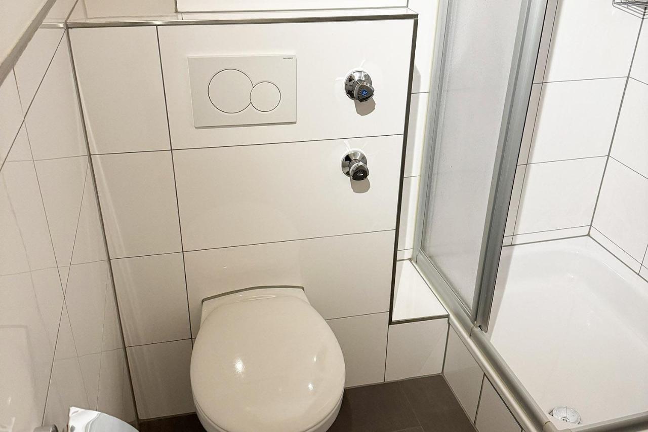 One Room Apartment In ベルギッシュ・グラートバッハ エクステリア 写真
