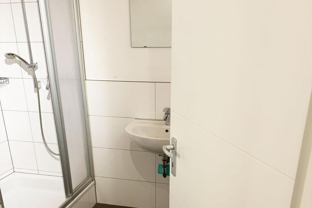 One Room Apartment In ベルギッシュ・グラートバッハ エクステリア 写真